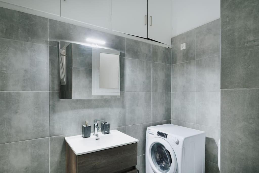 Apartamento A Place 4 U No18 Atenas Exterior foto